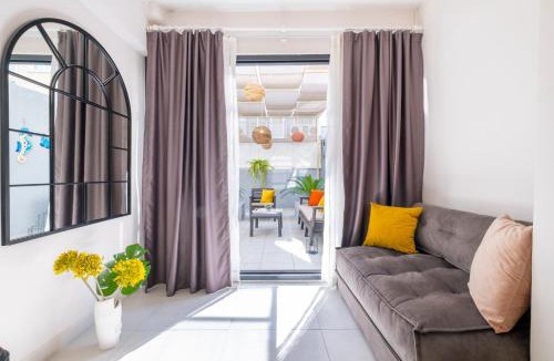 Marmaris City Center Apartment | Ezgi's Apartment with Private Garden in Marmaris