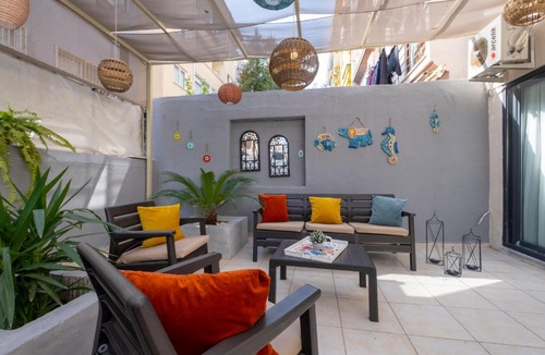 Marmaris City Center Apartment | Ezgi's Apartment with Private Garden in Marmaris