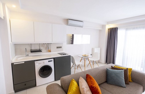 Marmaris City Center Condo | Ezgi's Apartment With Terrace in Marmaris