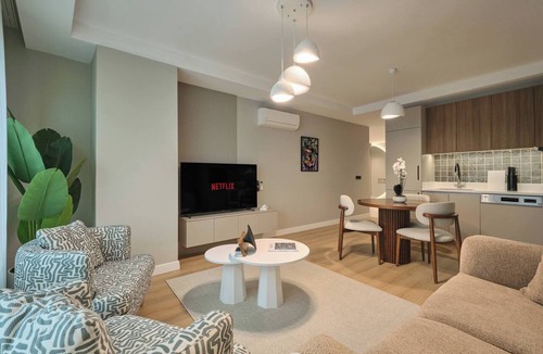 Moda Apartment | Fischer, 2BR, Bright, Stylish