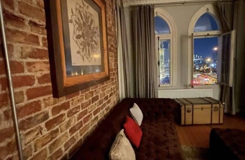 Pera Apartment | Galatada Muhteşem Tarihi Daire