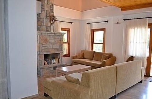 Dalyan City Center Villa | Gorgeous riverside villa