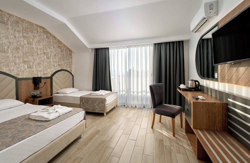 Tosmur Belediyesi Resort | Grand Uysal Beach&Spa Hotel - All inclusive