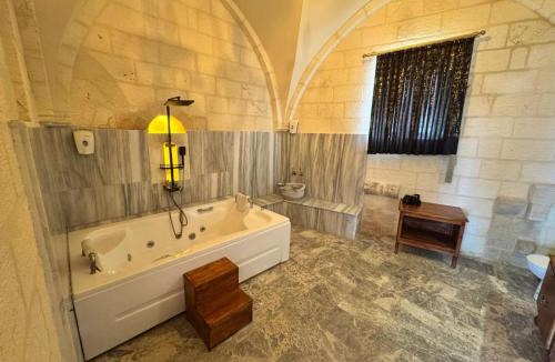 Artuklu Hotel | Helen Olimpos Konağı