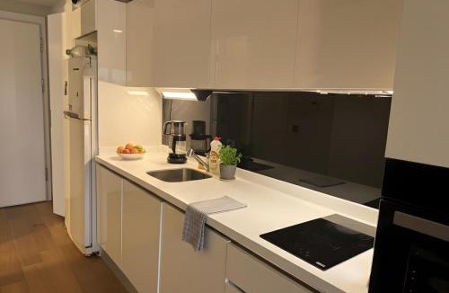 Kadikoy Apartment | High Floor Luxury Residence with View
