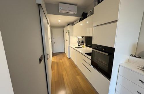 Kadikoy Apartment | High Floor Luxury Residence with View