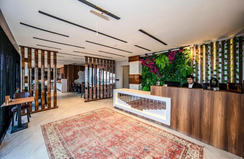 Arnavutkoy Hotel | Hilltown Airport Hotel & Restaurant