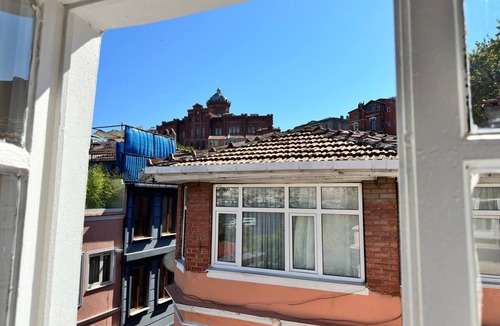 Istanbul City Center House | Historic Home w/Golden Horn Galata Tower Views