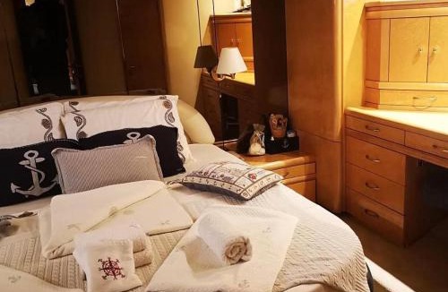 Bodrum City Center Boat Rental | Holyship 4 Cabin Fairline Squadron 65 Motoryacht