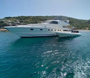 Bodrum City Center Boat Rental | Holyship 4 Cabin Fairline Squadron 65 Motoryacht