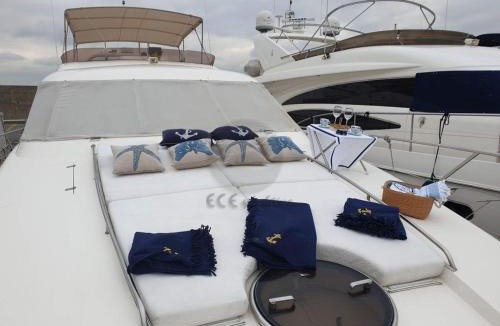 Bodrum City Center Boat Rental | Holyship 4 Cabin Fairline Squadron 65 Motoryacht