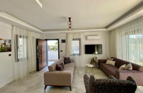 Fethiye City Center House | House of ALICE - Villa with Pool near Çalış Beach