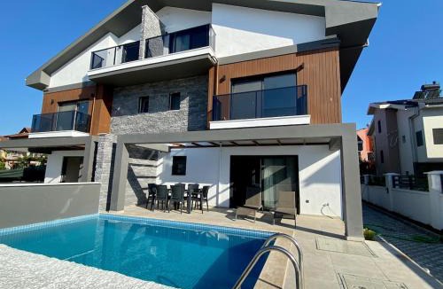 Fethiye City Center House | House of ALICE - Villa with Pool near Çalış Beach
