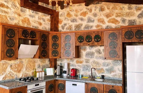 Iznik House | İznik Kuzeymen Bungalov & Lüx taş ev