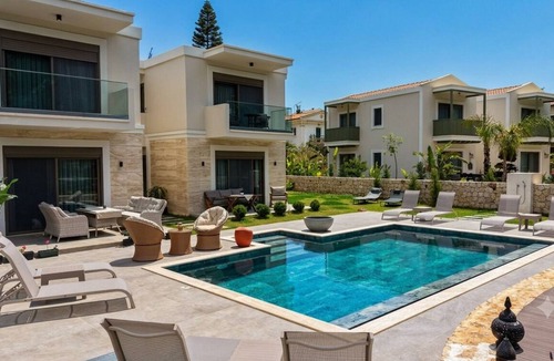 Kas Condo | Kaş Yarımada’da Balkonlu 1+1 Villa