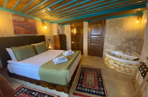Uchisar Hotel | La Vi̇e Cappadoci̇a Private Terrace with Jacuzzi