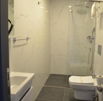 Guzelbahce Hotel | LİZBON HOTEL