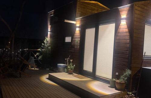 Eyup House | Lovely Caravan with deck and garden close to İstanbul Airport