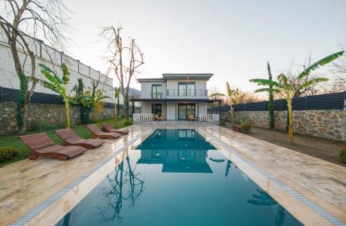 Yanik Hotel | Luku Villa