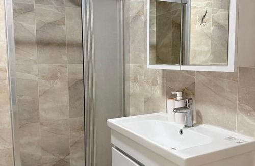 Esenyurt Apartment | Luxe Suite AY37