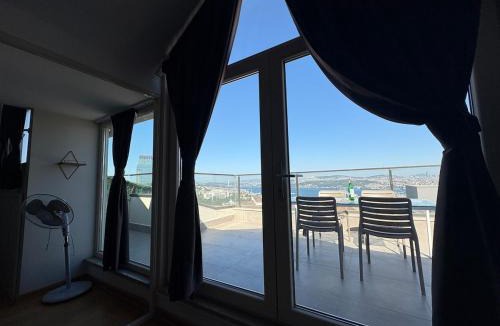 Gumussuyu Mahallesi Apartment | Luxury Penthouse, Sea View&Terrace, AC,Lift,Taksim
