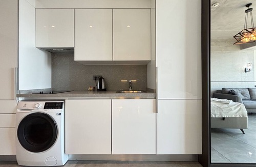 Bomonti Apartment | Luxury Studio on the 19th Floor | Queen Bomonti