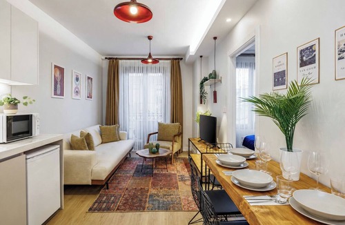 Cihangir Apartment | Magical 2 Bedroom Apartment At Monnas Suite