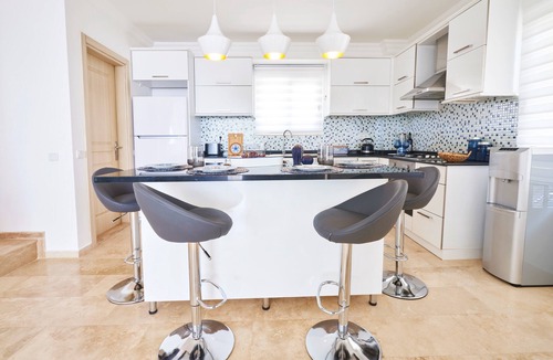 Kalkan Apartment | Mavi Kelebek is a lovely 2 bed apartment with shared pool and sea views