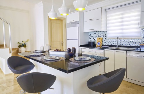Kalkan Apartment | Mavi Kelebek is a lovely 2 bed apartment with shared pool and sea views
