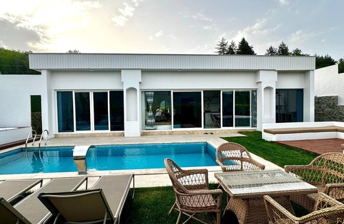 Sapanca Villa | Memnuniye 2+1 Heating Pool-Conservative-Fireplace-Jacuzzi 6 Person Holiday Villa