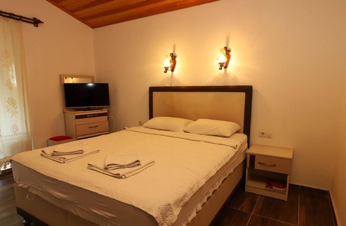 Hayitbuku House | Mesudiye Bizim Cennet 2 bedrooms Datca Daily Weekly rentals