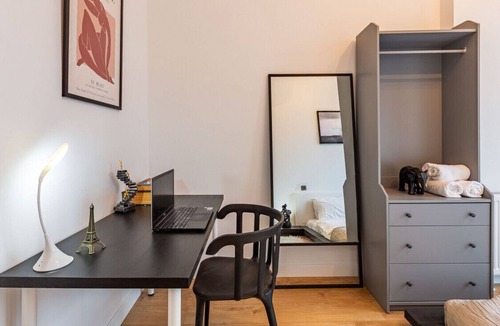 Kadikoy Apartment | Modern Flat with a Charming City View in Kadikoy