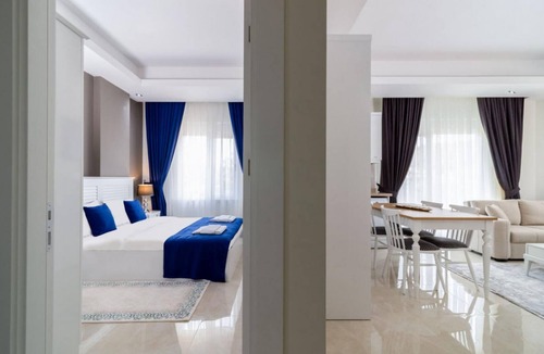 Avsallar Apartment | Modern Flat with Shared Closed Pool in Alanya