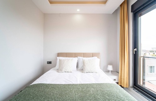 Aksu Apartment | Modern Residence with Shared Pool in Antalya Aksu