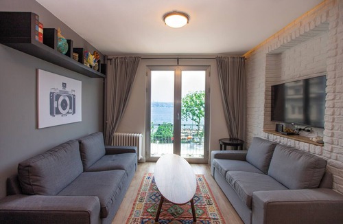 Kabatas Condo | Modern Waterfront Apt. with a Striking View
