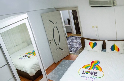 Zeytinburnu Apartment | Near Marmaray,Subway, Metrobus, City Park