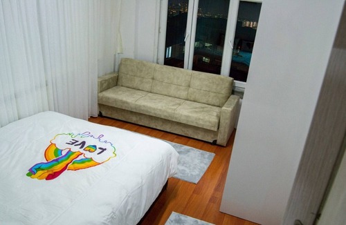 Zeytinburnu Apartment | Near Marmaray,Subway, Metrobus, City Park