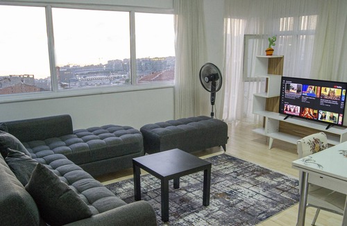 Zeytinburnu Apartment | Near Marmaray,Subway, Metrobus, City Park