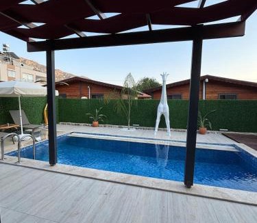 Karaoz House | Nirvana Bungalows
