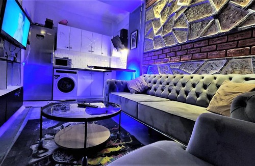 Osmanbey Apartment | Nisantasi center 1+1 Luxury Renovated b3