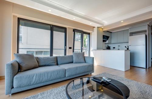 Kabatas Apartment | One-Bedroom Family Suite in Managed Aparthotel - Bosphorus View in Central Location