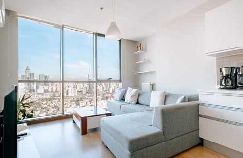 Atasehir Apartment | Panoramic Urban Retreat, 4 Mins to Optimum