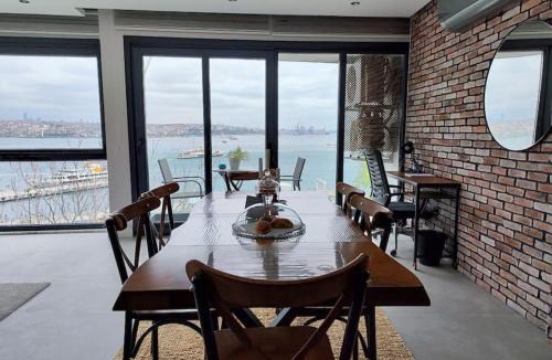 Kabatas Apartment | Panoramik boğaz manzaralı daire