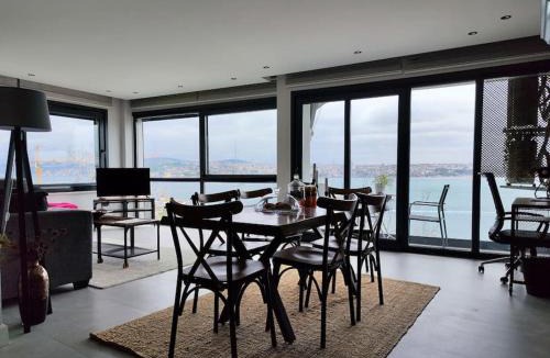 Kabatas Apartment | Panoramik boğaz manzaralı daire