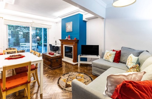 Kabatas Apartment | Peaceful Flat w Garden and Fireplace in Cihangir