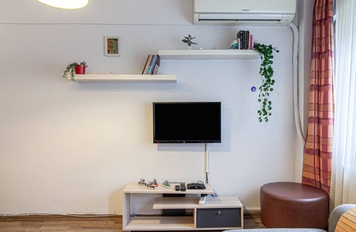 Ortakoy Apartment | Pleasant Flat near Attractions in Ortakoy