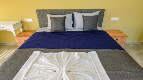 Fethiye City Center Villa | Söğüt 3 - 4 Bedroom with jacuzzi in Fethiye