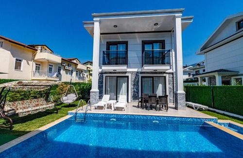 Hisaronu Villa | Salkım- 4 Bedroom Holiday Villa in Oludeniz