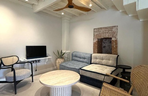 Ayvalik City Center Apartment | Sea&Lesbos View Duplex, Courtyard&Rooftop, Mercan Köşk Ayvalık