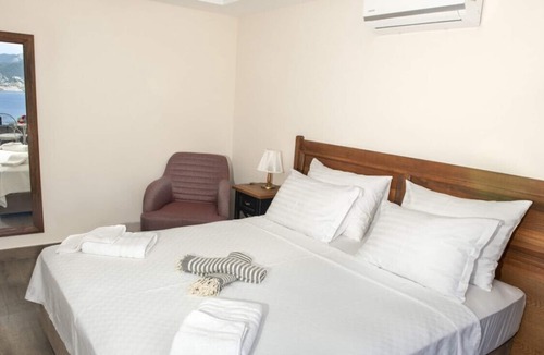 Selimiye Bed & Breakfast | Sea View Studio w Pool and Balcony 5 min to Beach